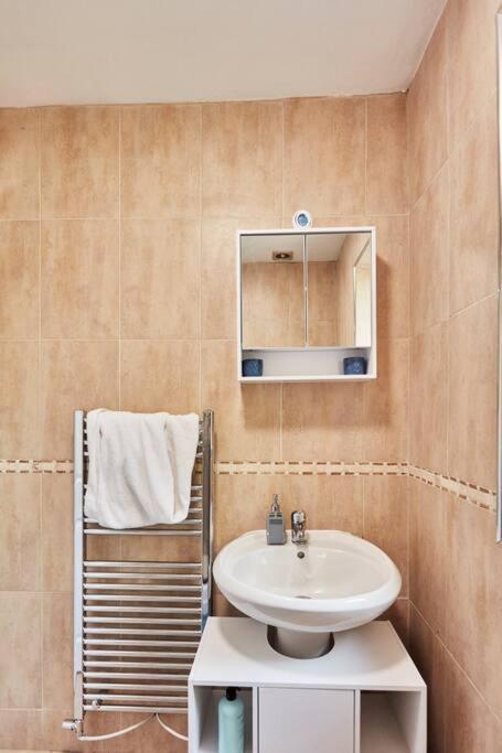 *Little Haven In Leeds* ¤Private Parking¤ Ensuite Лидс Экстерьер фото