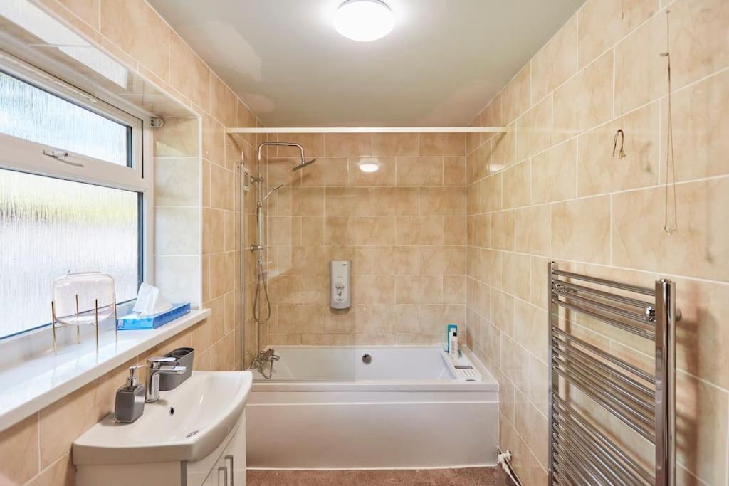 *Little Haven In Leeds* ¤Private Parking¤ Ensuite Лидс Экстерьер фото